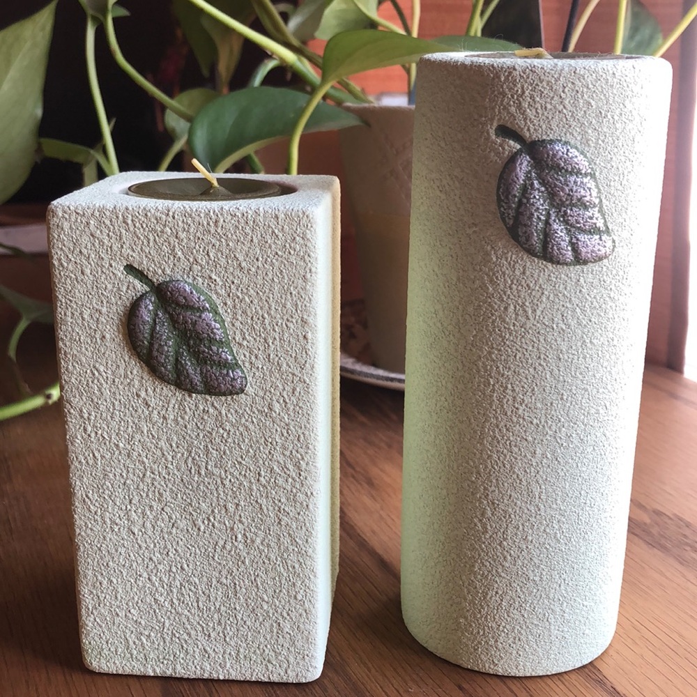 Tea light candle holder set.